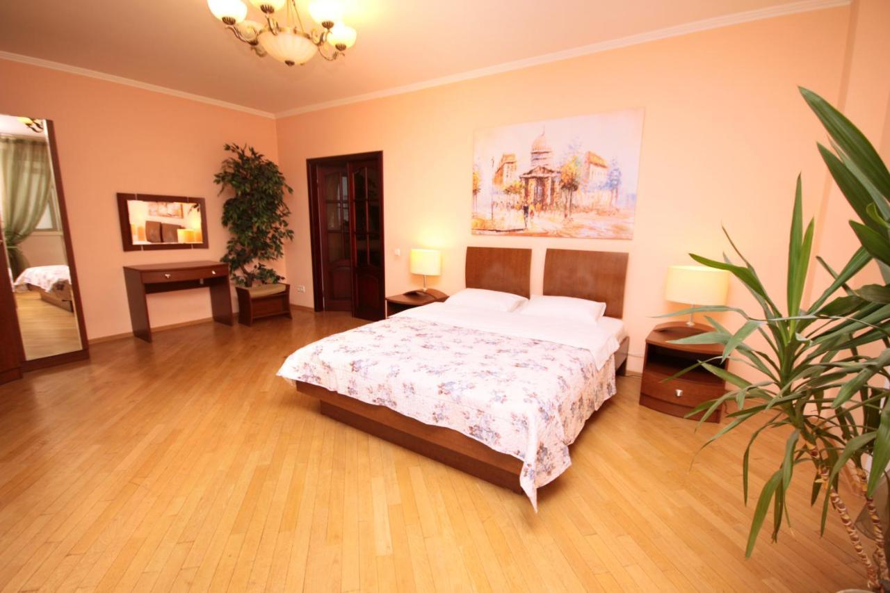 Inn Home Apartments - Livoberezhna Kiew Exterior foto